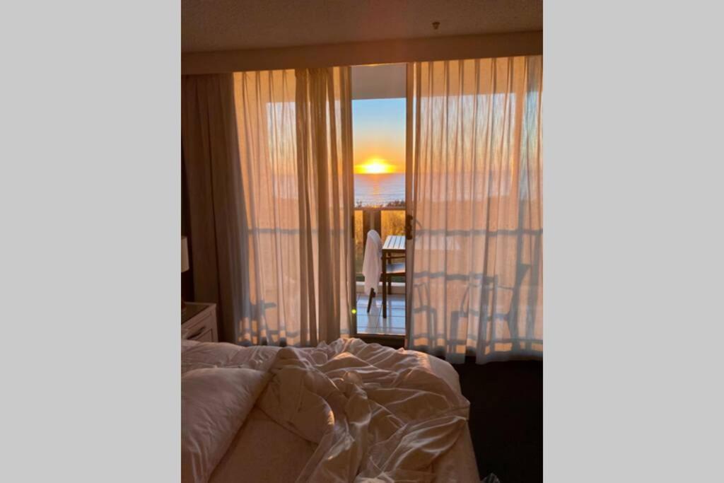 Ocean Bliss - Top Floor Beachfront Studio With Amazing Views ! Marcoola Exterior photo
