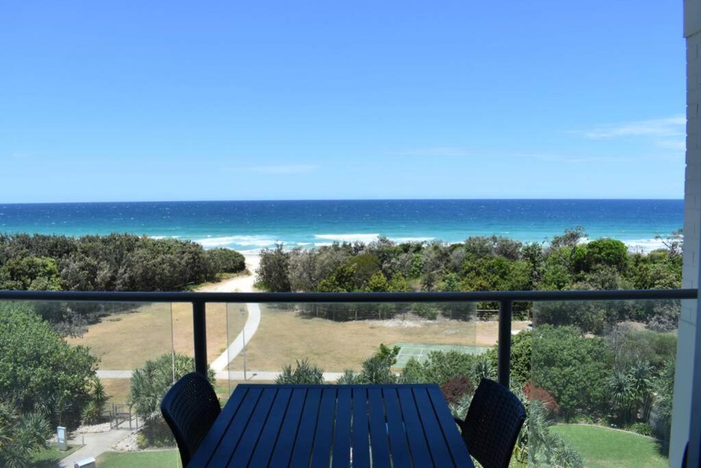 Ocean Bliss - Top Floor Beachfront Studio With Amazing Views ! Marcoola Exterior photo
